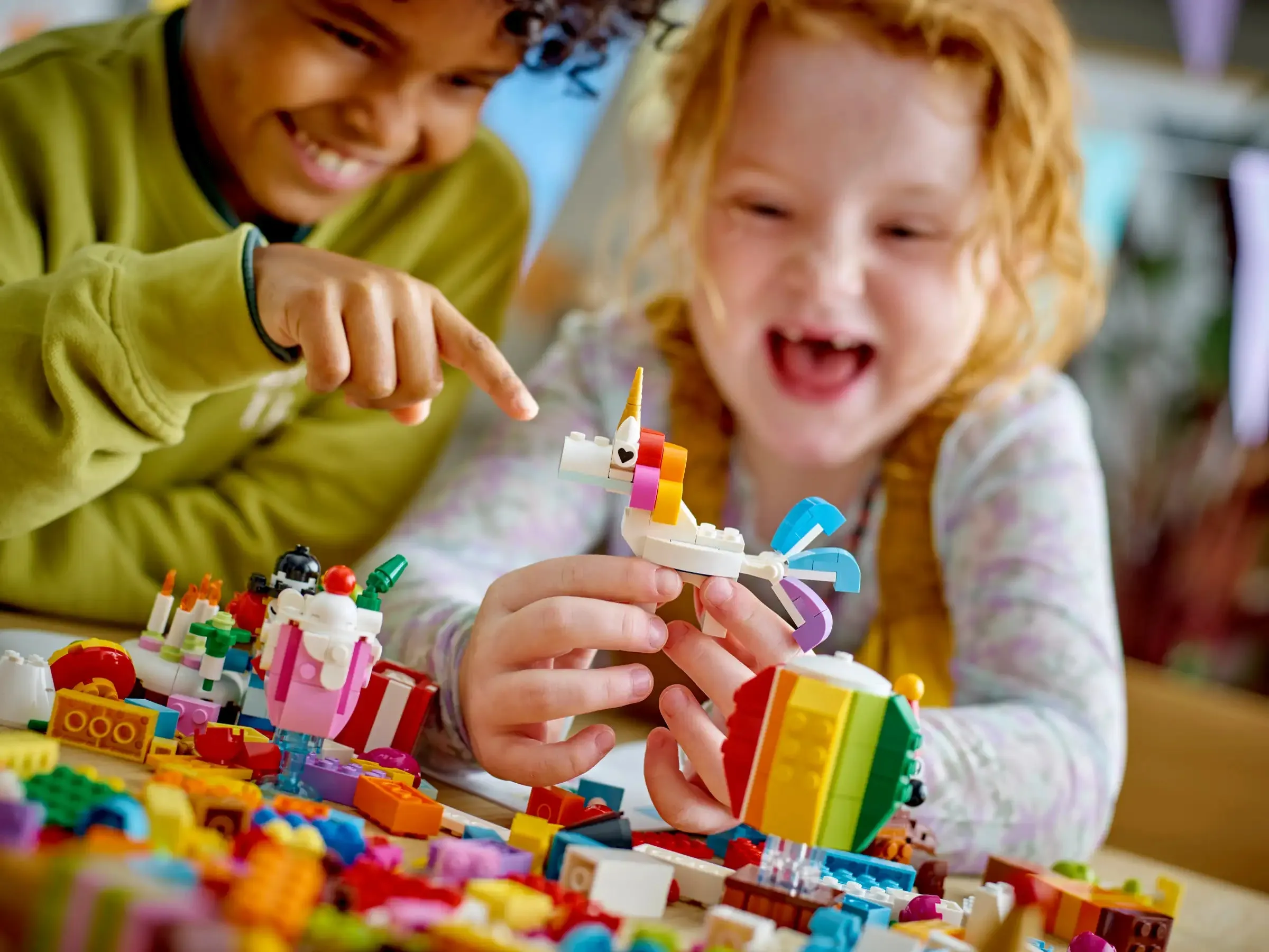 LEGO 11029 CLASSIC Creative Party Box