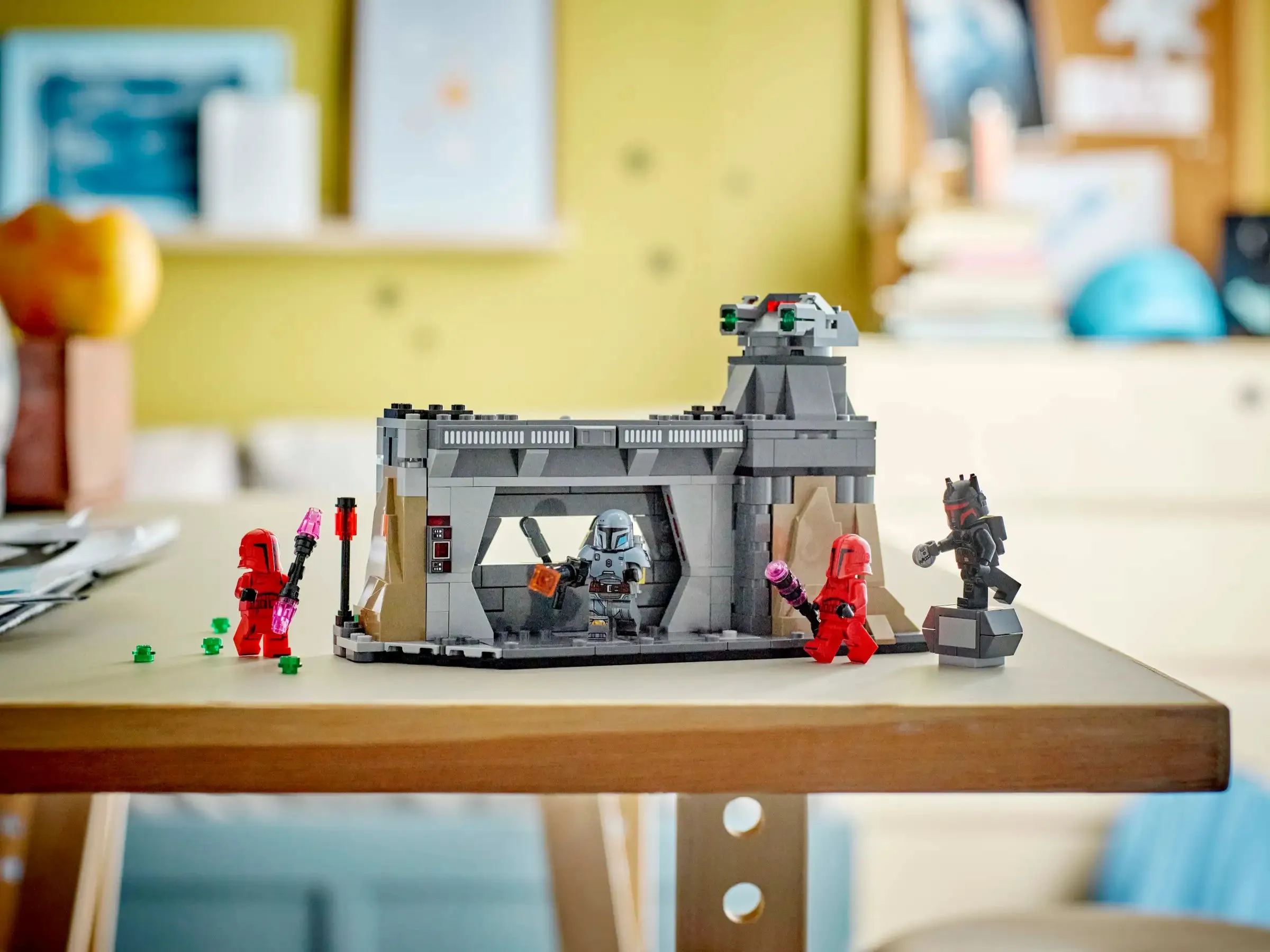 LEGO 75386 Star Wars Paz Vizsla and Moff Gideon Battle