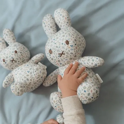 Little Dutch: Miffy x Little Dutch Cuddle all-over-print 20 cm - Lucky Leaves