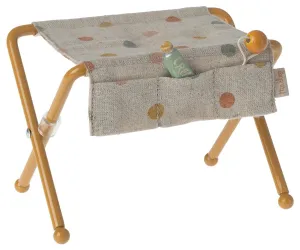 Maileg: Nursery table, Baby mouse- Ocher