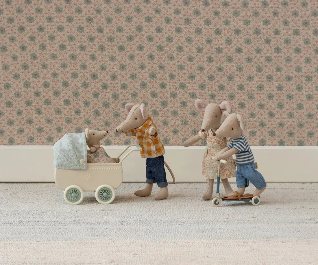 Maileg: Pram With Baby Mouse - Mint