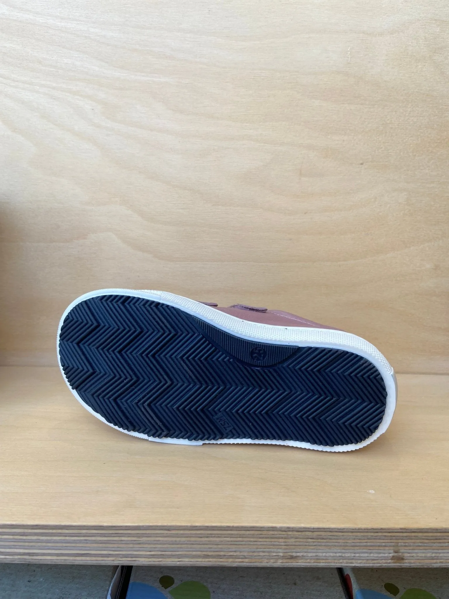 Petasil: Clayton 2 Velcro Trainers - Old Rose Savana
