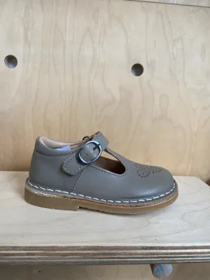 Petasil: Susy T-Bar Velcro Shoes - Concrete Roma