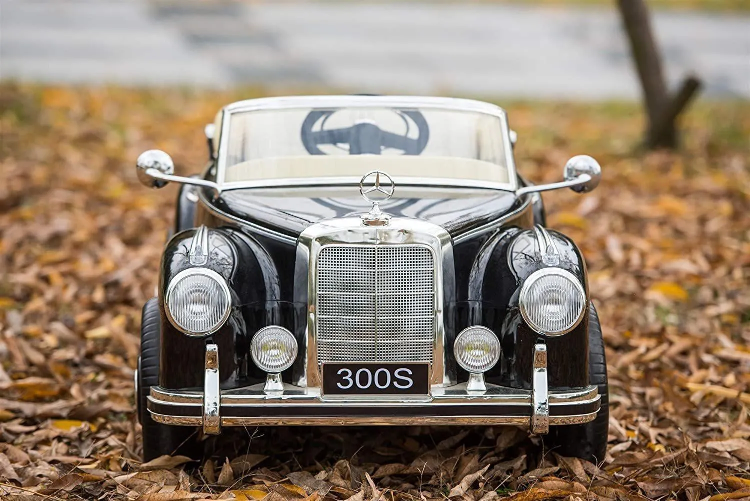 Ricco CLASSIC Mercedes Benz 300S (W188) 12V Battery Electric Ride-On Car Black X-Display