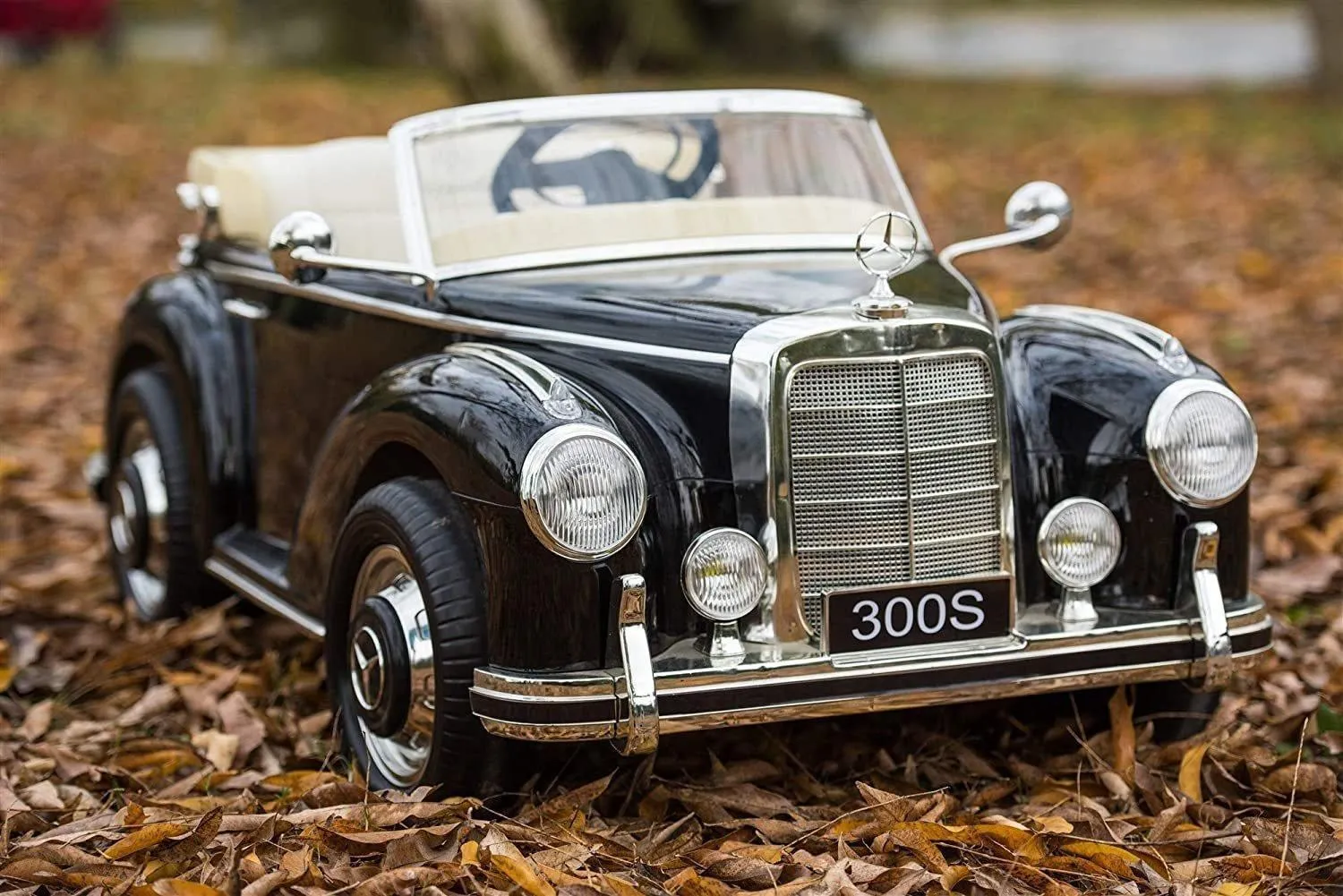 Ricco CLASSIC Mercedes Benz 300S (W188) 12V Battery Electric Ride-On Car Black X-Display