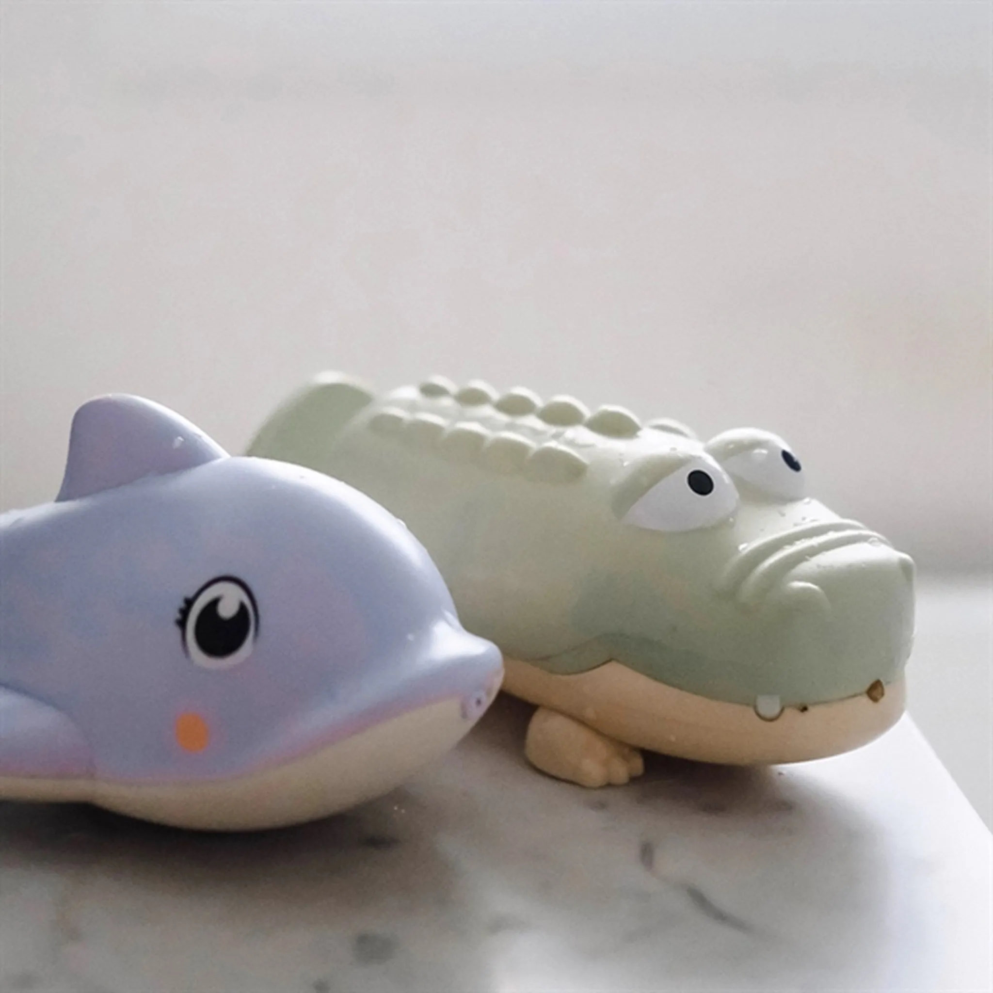 SunnyLife Bath Squirters Crocodile Pastel Green