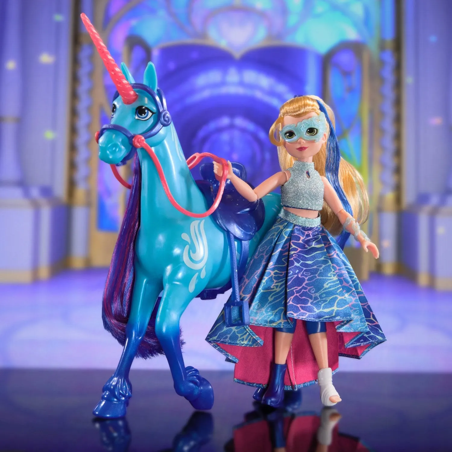 Unicorn Academy Dlx Doll Isabell Masquerade 24 Cm