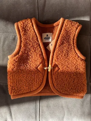 Vest: Junior 100% Wool Alpen Windbreaker : Fox